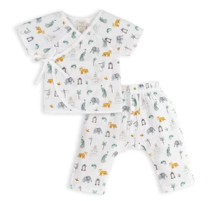 Organic cotton sleep clothes for babies 